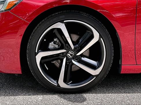 Used 2018 Honda Accord Sport image 35