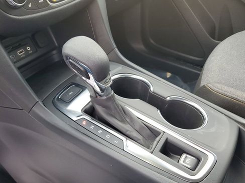Used 2024 Chevrolet Equinox LT AWD/4WD image 25