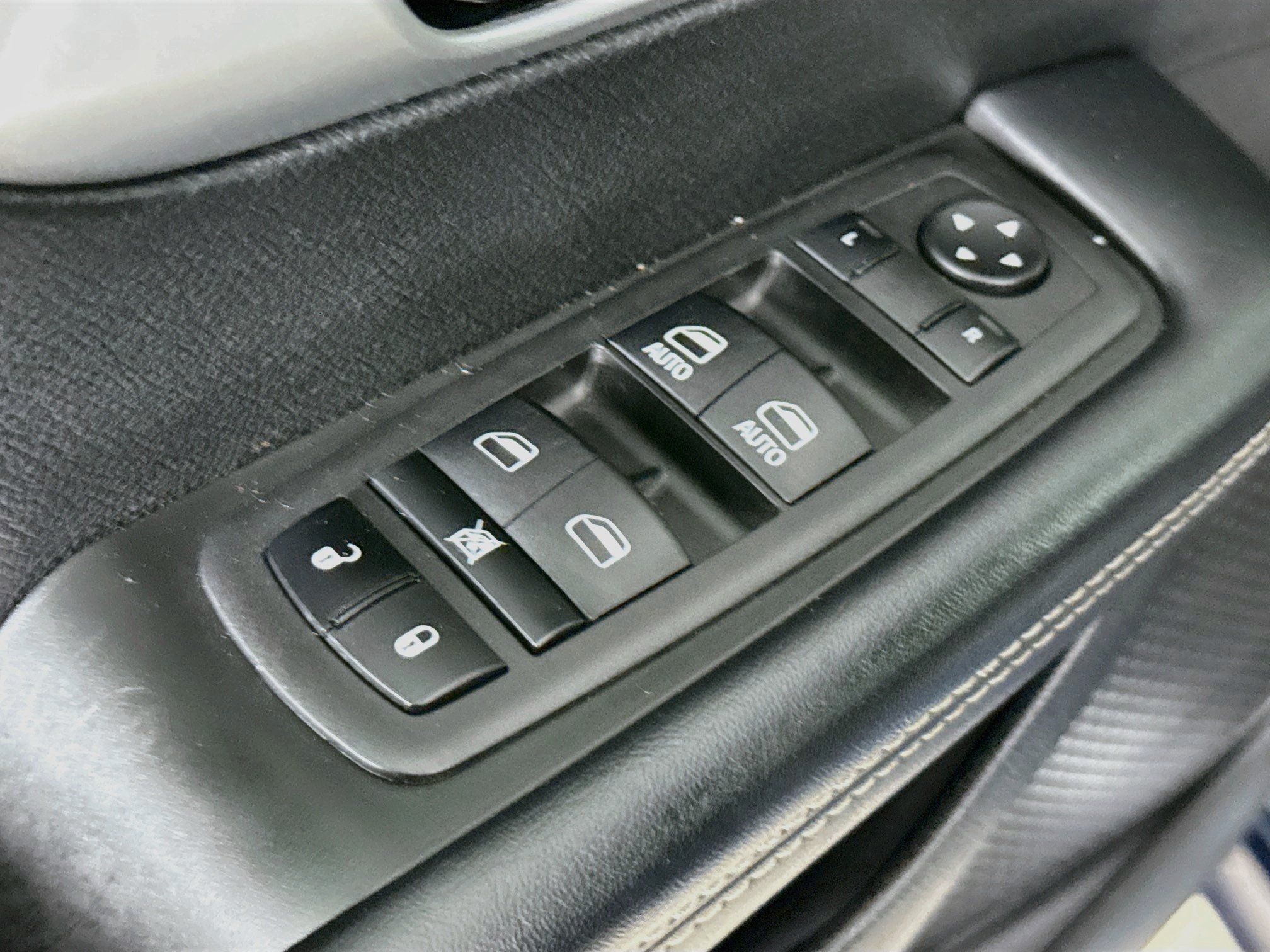 Used 2024 Chrysler Pacifica Touring FWD image 20