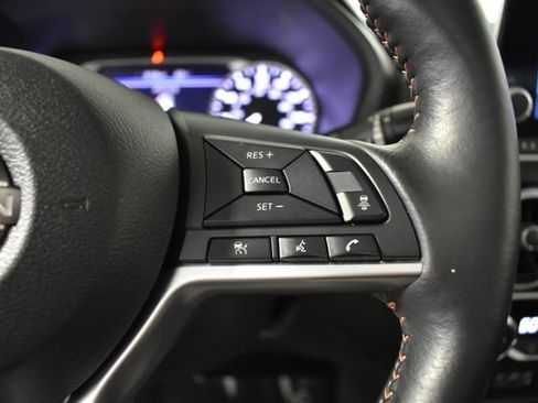 Used 2025 Nissan Sentra SR w/ SR Premium Package FWD image 18