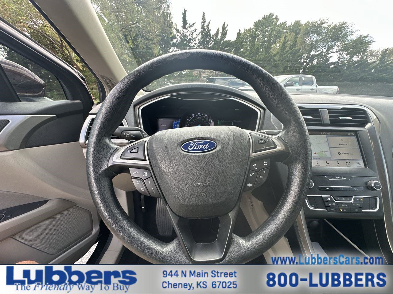Used 2019 Ford Fusion SE FWD image 14