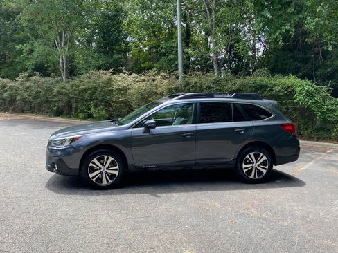 Used 2019 Subaru Outback 2.5i Limited AWD/4WD image 8