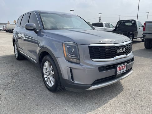 Used 2022 Kia Telluride LX AWD/4WD image 2