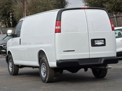 New 2026 Chevrolet Express 2500 image 5