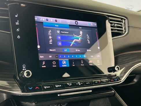 Used 2022 Jeep Wagoneer Series III w/ Flexible Seating Group image 16