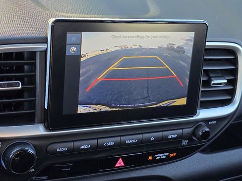 Used 2024 Hyundai Venue SEL image 5