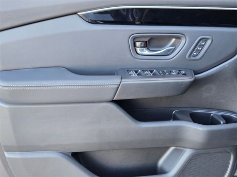 New 2025 Honda Pilot Touring image 12