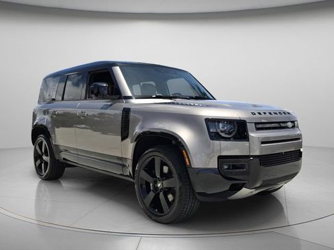 Used 2023 Land Rover Defender 110 V8 AWD/4WD image 9