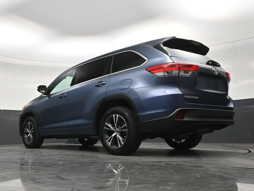Used 2018 Toyota Highlander LE FWD image 22