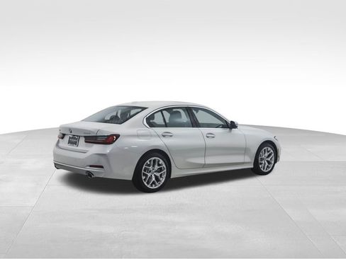 Used 2025 BMW 330i xDrive Sedan w/ Convenience Package image 5