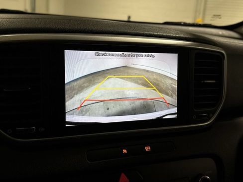Used 2020 Kia Sportage LX FWD image 15