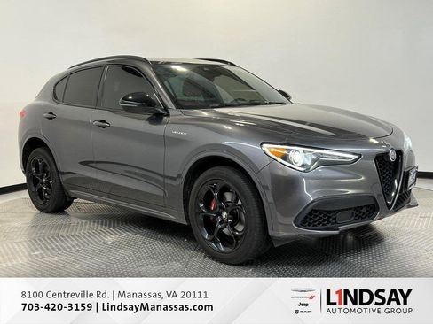 Used 2022 Alfa Romeo Stelvio Veloce image 1