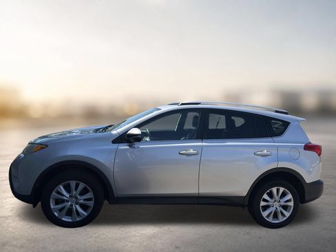 Used 2015 Toyota RAV4 Limited w/ Technology Package AWD/4WD image 3