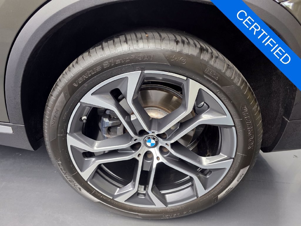 Certified 2025 BMW X5 sDrive40i w/ Premium Package RWD image 17