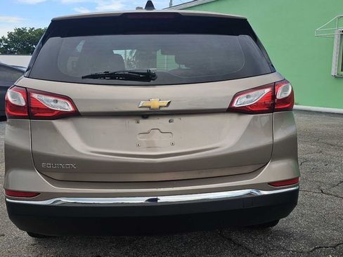 Used 2018 Chevrolet Equinox LS FWD image 4