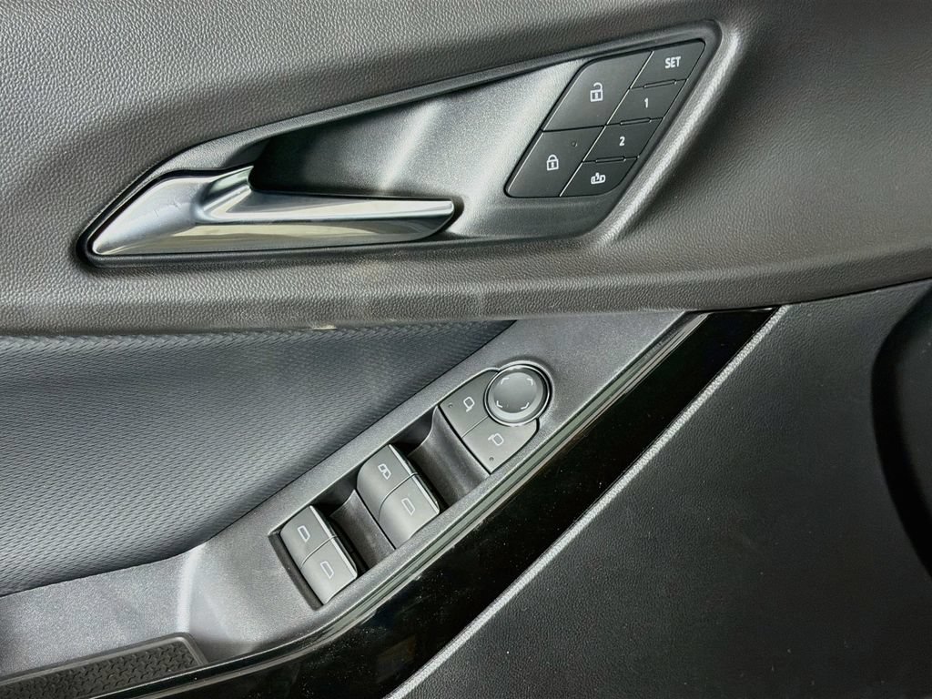 New 2027 Chevrolet Equinox RS w/ Safety and Technology Package AWD/4WD image 16