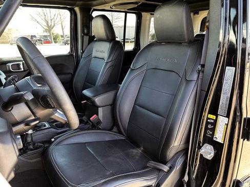 Used 2023 Jeep Wrangler Unlimited Sahara image 27