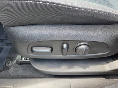 Used 2023 Chevrolet Equinox LT FWD image 5