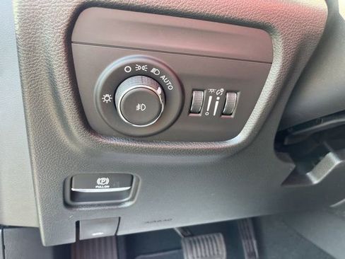 New 2026 Jeep Grand Cherokee L Limited w/ Limited Altitude Package AWD/4WD image 19