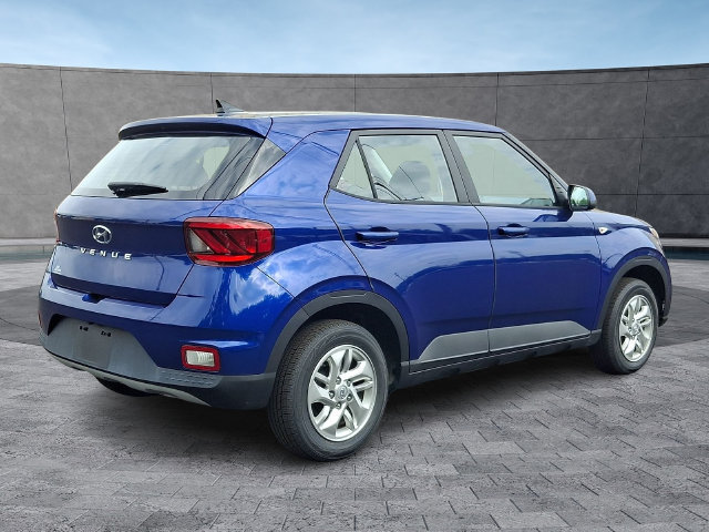 Certified 2022 Hyundai Venue SE FWD image 11