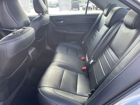 Used 2017 Toyota Camry XLE w/ Moonroof Package FWD image 20