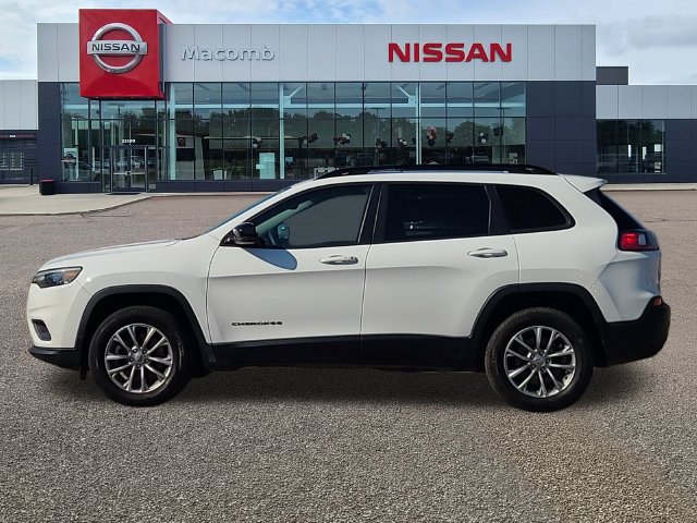 Used 2022 Jeep Cherokee Latitude Lux w/ Sun & Sound Group AWD/4WD image 4