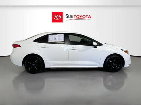 Used 2023 Toyota Corolla LE image 2