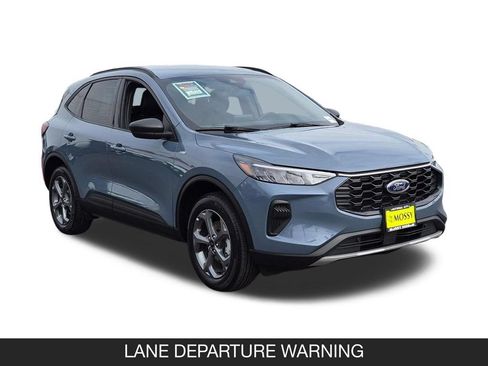Used 2025 Ford Escape ST-Line AWD/4WD image 2