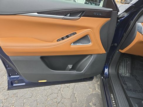 Used 2025 INFINITI QX60 Sensory image 11