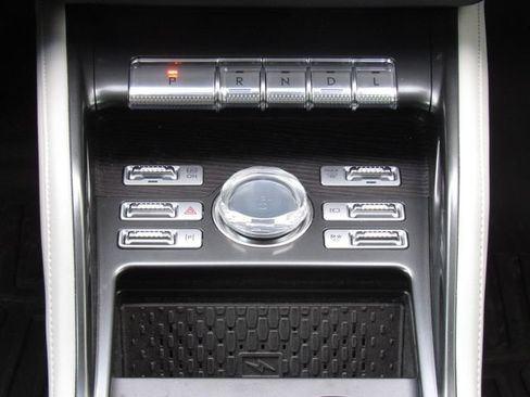 Used 2024 Lincoln Nautilus Reserve w/ Equipment Group 202A AWD/4WD image 32