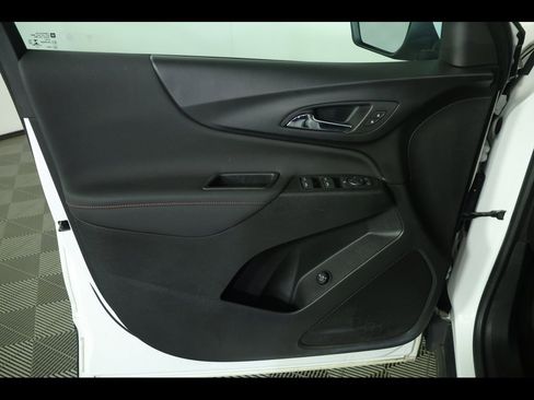 Used 2022 Chevrolet Equinox RS image 19