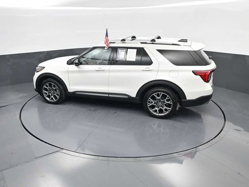 Used 2025 Ford Explorer Platinum w/ Ultimate Package image 58