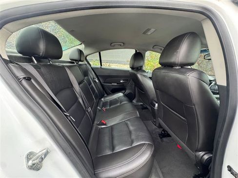 Used 2013 Chevrolet Cruze LT image 12