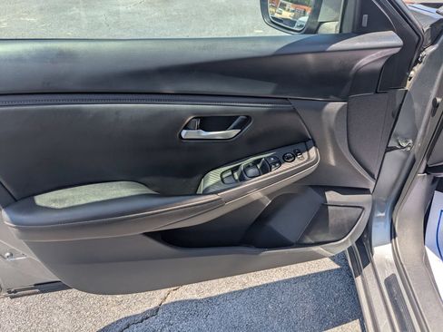 Used 2024 Nissan Sentra SV FWD image 11