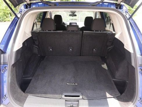 Certified 2023 Nissan Rogue SV image 7