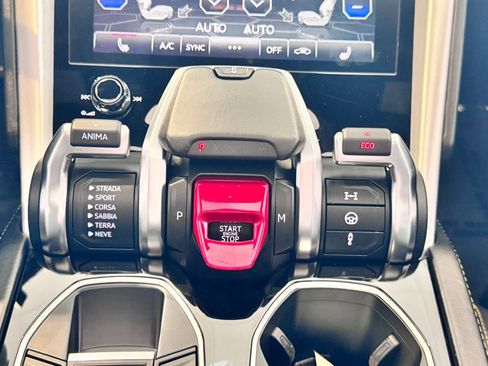 Used 2021 Lamborghini Urus image 39