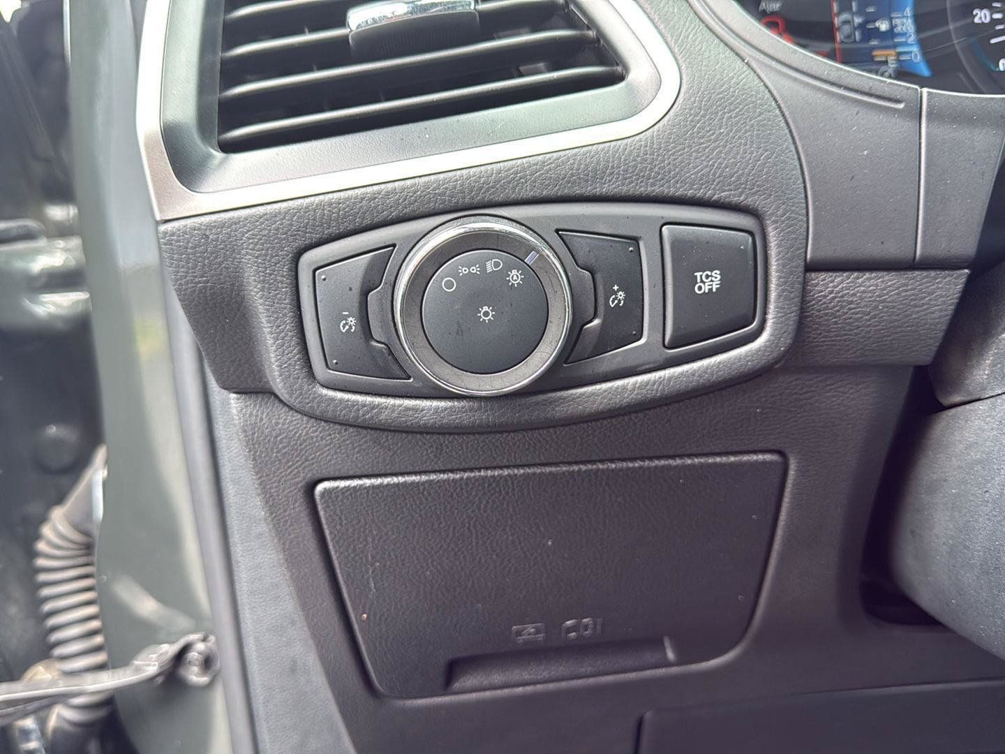 Used 2024 Ford Edge SEL AWD/4WD image 12