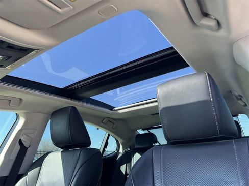 Used 2022 Lexus ES 350 Ultra Luxury w/ Accessory Package 2 image 11