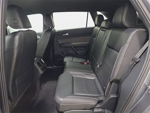 Used 2021 Volkswagen Atlas Cross Sport SE image 13