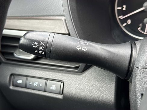 Used 2025 Nissan Altima 2.5 SV AWD/4WD image 16