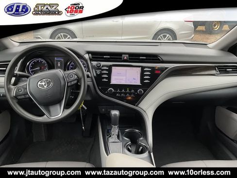 Used 2019 Toyota Camry LE FWD image 15
