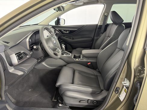 Used 2025 Subaru Outback Touring XT AWD/4WD image 6