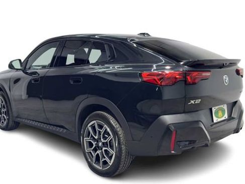 Used 2025 BMW X2 xDrive28i AWD/4WD image 4