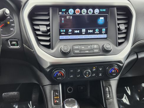 Used 2019 GMC Acadia SLT image 32