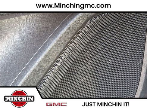 Used 2024 GMC Terrain SLT w/ Tech Package image 25