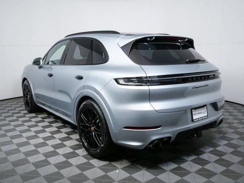 New 2026 Porsche Cayenne GTS image 3