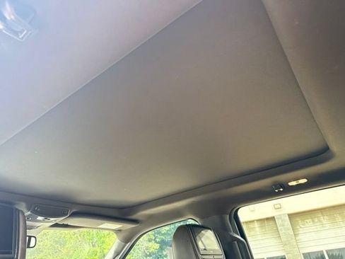 Used 2015 Ford F150 King Ranch w/ Equipment Group 601A Luxury AWD/4WD image 10
