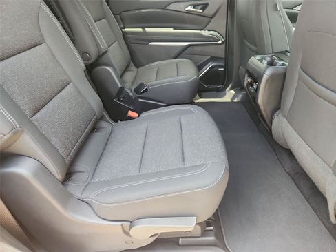 Used 2024 Chevrolet Traverse LT w/ Enhanced Driving Package FWD image 27