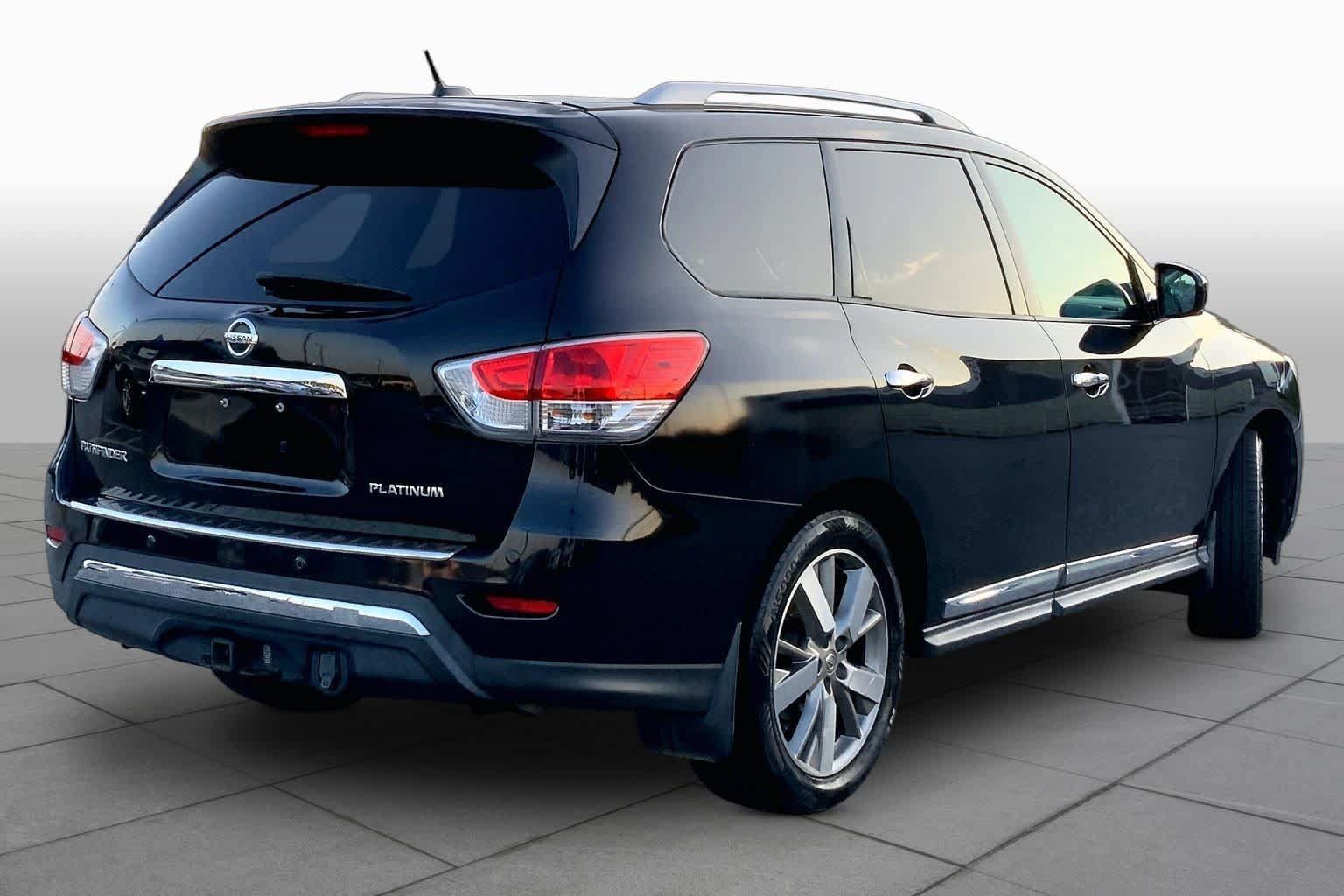 Used 2015 Nissan Pathfinder Platinum w/ Cargo Package FWD image 12