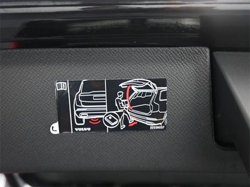 Certified 2023 Volvo XC90 T8 Ultimate w/ Protection Package Premier image 28